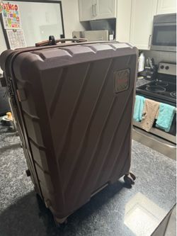 Suitcase luggage 31 inch spinner