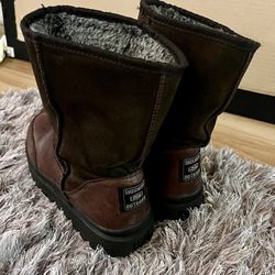 UGG - Style SKECHERS OUTDOOR Boots 9.5