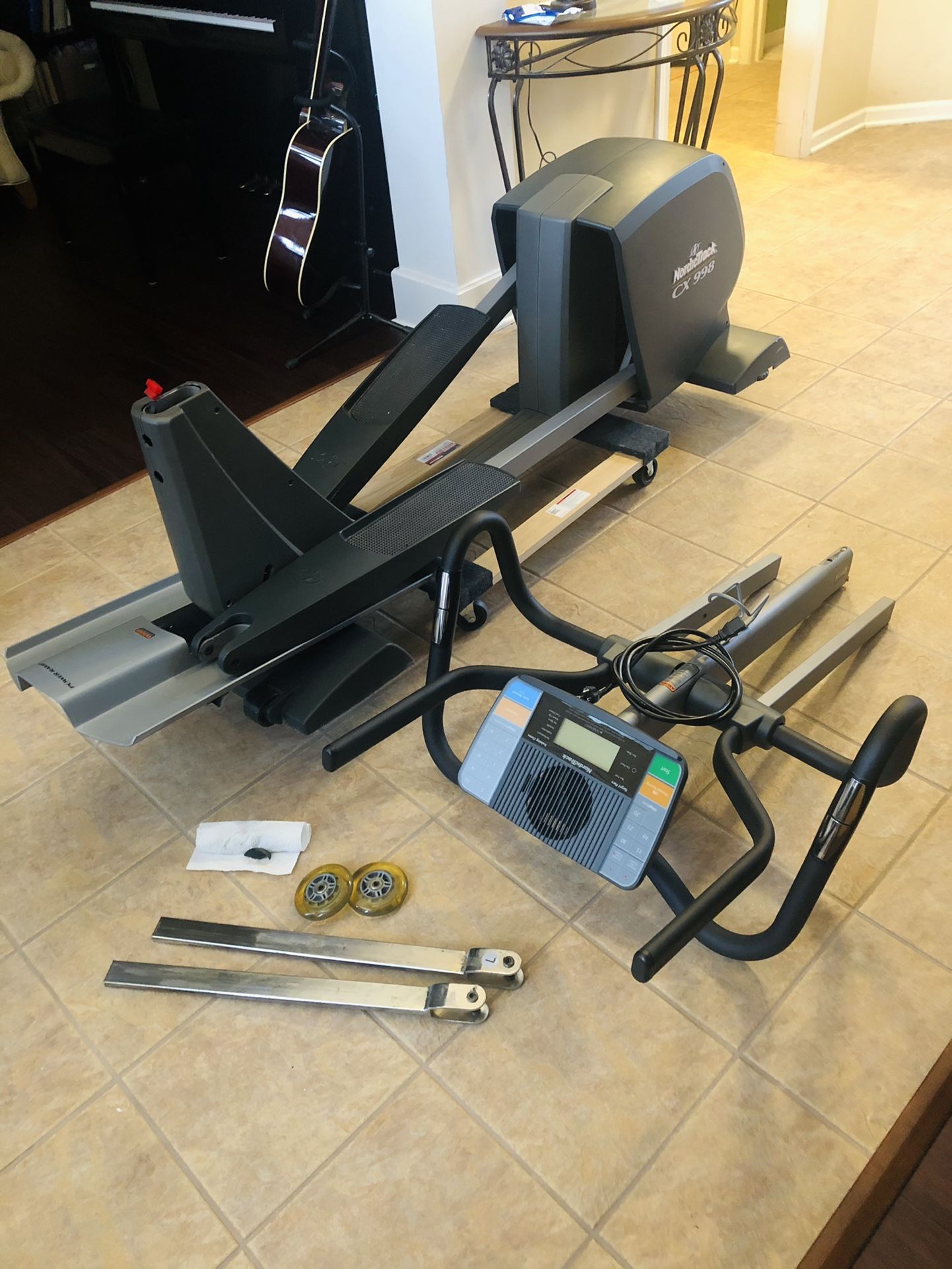 PENDING PICKUP NordicTrack CX 998 Elliptical for Sale in Bolingbrook