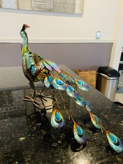 large unique outdoor 3-D metal peacock statue garden/deck/patio/pool/Florida room
