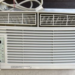 Frigidaire 6000 BTU Energy Star Digital Air Conditioner. Unit is Clean, Quiet, Efficient & Runs Great.