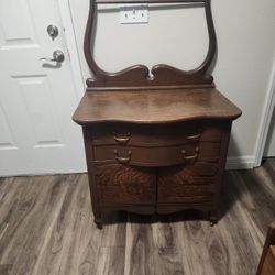 Old Dresser 