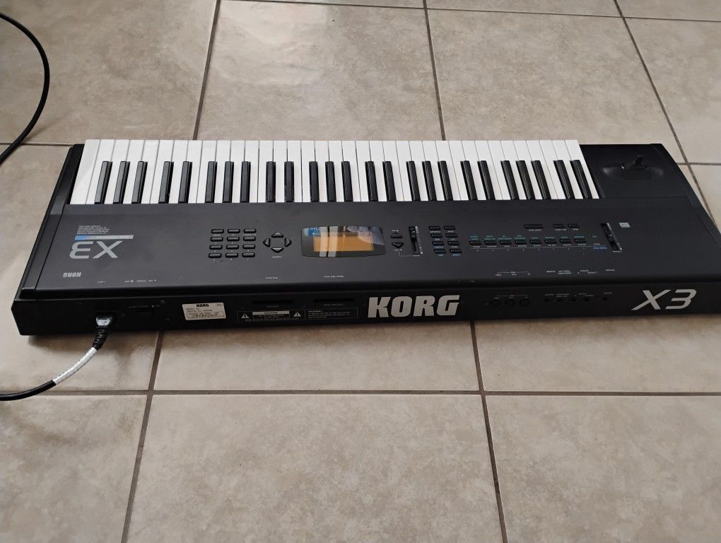 Keyboard Korg X3