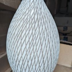 Brand New Cream & Gray Modern Flower Vase Collection 