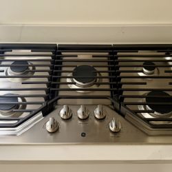 GE 36 in. Gas Cooktop in Stainless Steel with 5 Burners Including Power Boil Burner