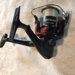Microlite fishing reel