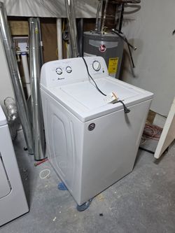 Amana Washer & Electric Dryer Set – Works Great!