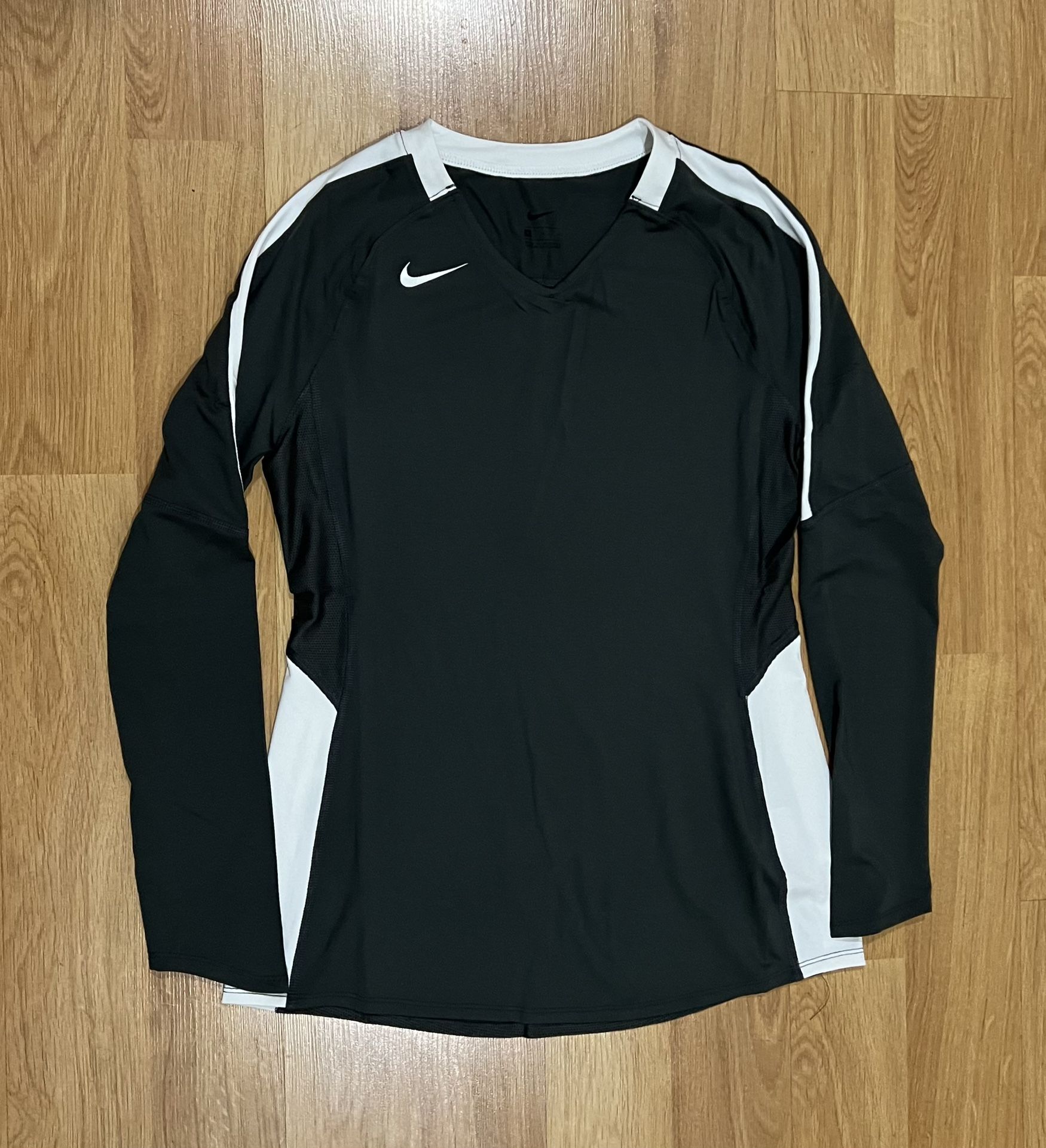 Nike VolleyBall Jersey Women s Size Medium Long Sleeve Gray Shirt Top Team sports