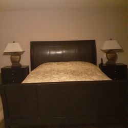 ASHLEYS FURNITURE King size headboard footboard and rails only in JUSTIN TEXAS