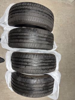 Set of 4 -  225/40R18 BFGoodrich Advantage Control Tires (8/32 & 7/32)
