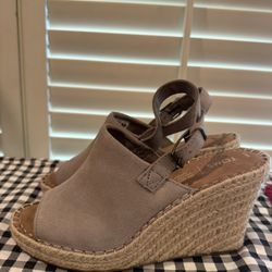 Toms Wedges 81/2