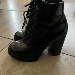 Forever 21 Boots Size 9