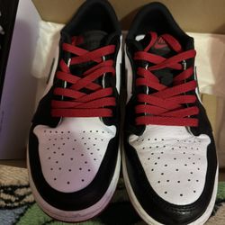 Used Jordan 1 Low Black Toe Size 10