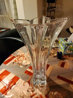 14 inch tall beautiful vintage base (6.5 inch x 6.5 inch top)