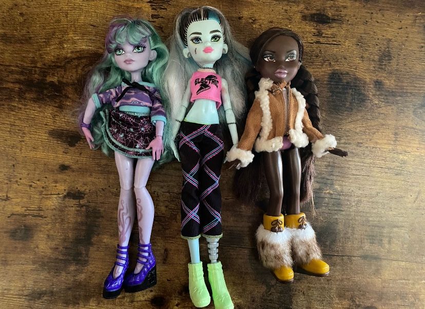 Monster High & Bratz Doll