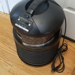 New Cond FILTER QUEEN DEFENDER WORKS EXCELLENT  , IN THE BOX 