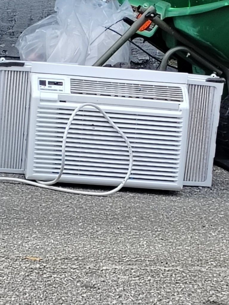LG AC