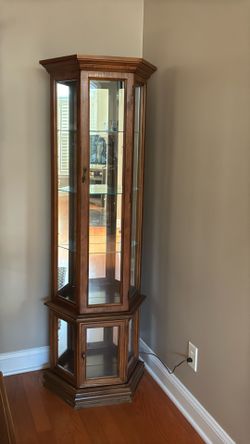 Mirrored/Lighted Display Cabinet