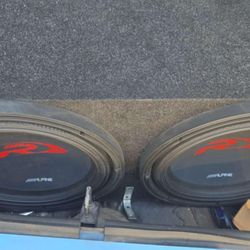 2/15s Alpine R Type Slamming In Box Just The Speakers  