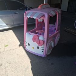 HELLO KITTY EATS & TREATS BUS.