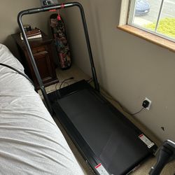 SuperFit Folding Treadmill – Great Condition + Remote Included