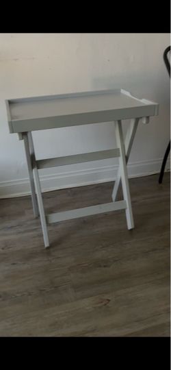 Gray Folding Tray Table – Great Condition