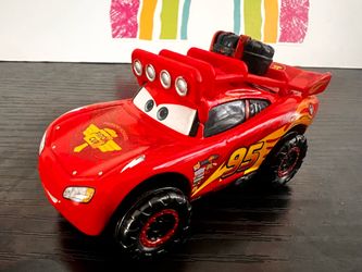 DISNEY PIXAR RADIATOR SPRINGS 500 DIECAST 1:55  CAR - BEAUTIFUL