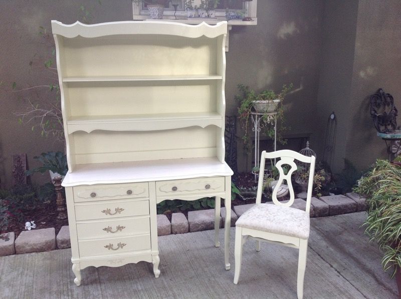 Vintage French Provincial Desk with Hutch