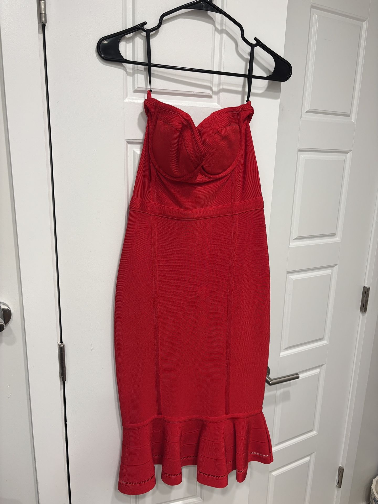 BEBE BODYCON STRAPLESS DRESS