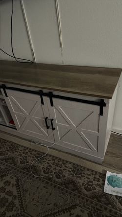 (Moving) TV Stand