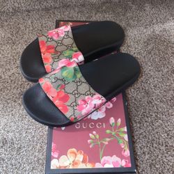 GG Floral Gucci Slides