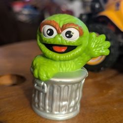 Hasbro Sesame Street Workshop 2013 Oscar The Grouch Muppets Figure