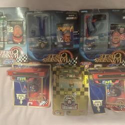6 Pices Of Old Collectibles That I Had In Storage 