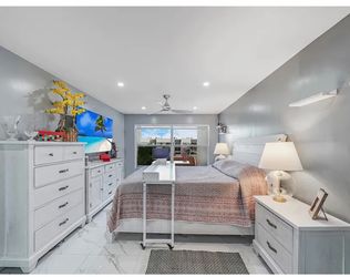 Almost new bedroom set