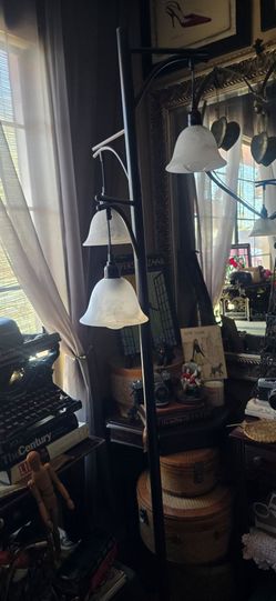 Floor lamp