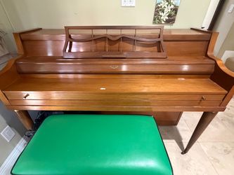 Winter & Co. Piano