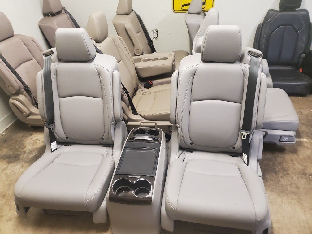 BRAND NEW GRAY LEATHER BUCKET SEATS WITH SEATBELTS AND CONSOLE
