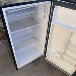 Frigidaire Mini Fridge 