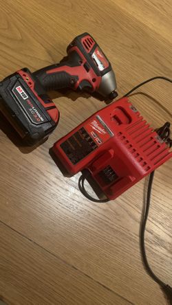 Milwaukee M18 1/4" Hex Impact Driver 2656-20 With Battery And Charger 