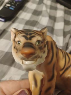 Porcilian tiger replica of vintage Royal dux