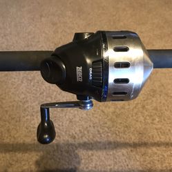 Zebco 808 Boss Hawg  Spincast rod reel combo