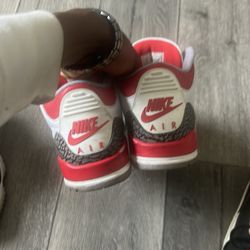 Jordan threes red and white and gray size/ 8.5