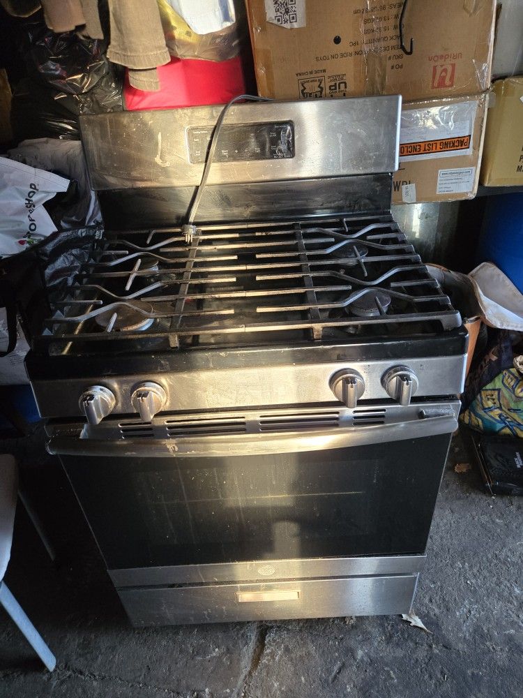 GE Gas Stove