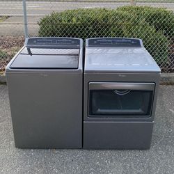 Whirlpool Washer And Dryer Set. 