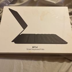 iPad Smart Keyboard Folio  