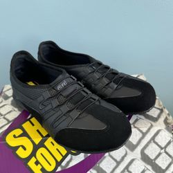 Women’s Slip Resistant Shoes