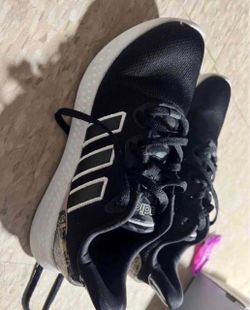 Woman’s adidas shoes size 6
