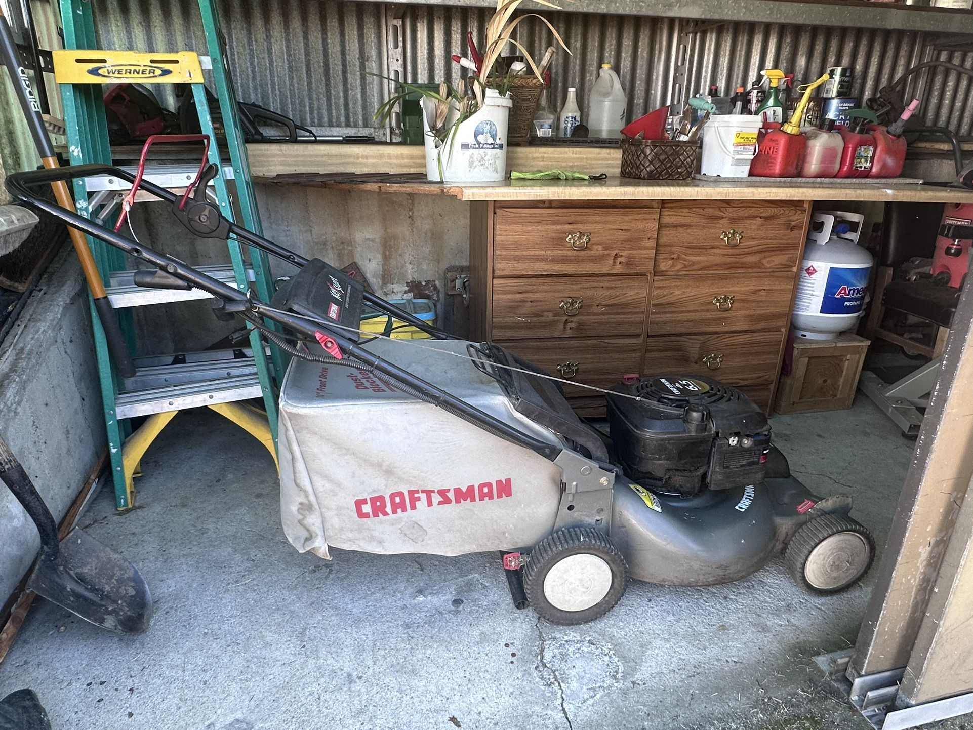 Craftsman Key Start lawn mower 6.5 HP ( Gas ) 