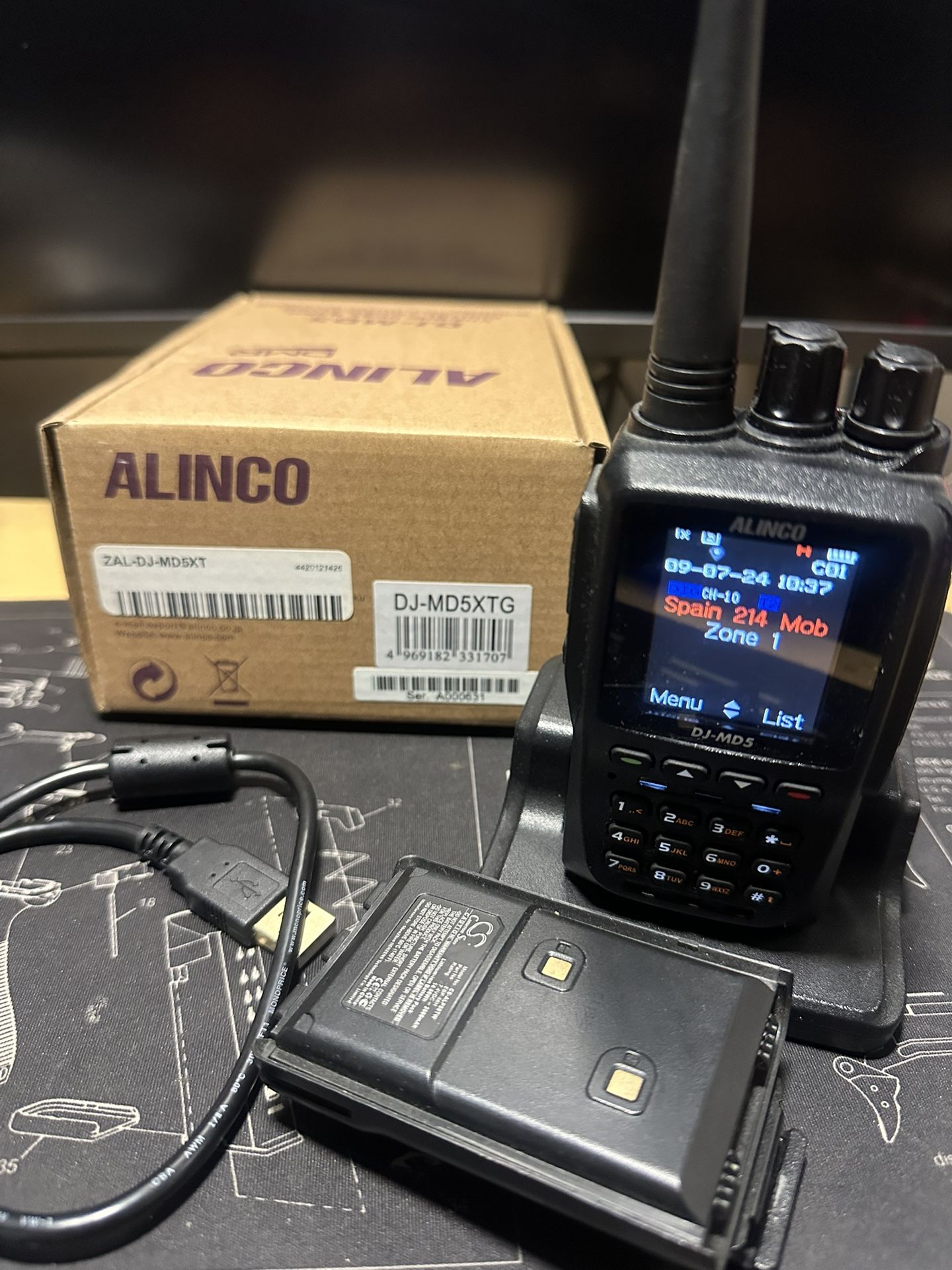 Alinco DJ-MD5 XTG UHF/VHF Ham Radio