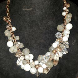 BANANA REPUBLIC CLUSTER NECKLACE